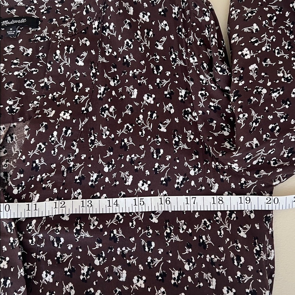 Madewell Women’s V-Neck Long Sleeve Top Dark Caron Size Medium - Picture 11 of 12